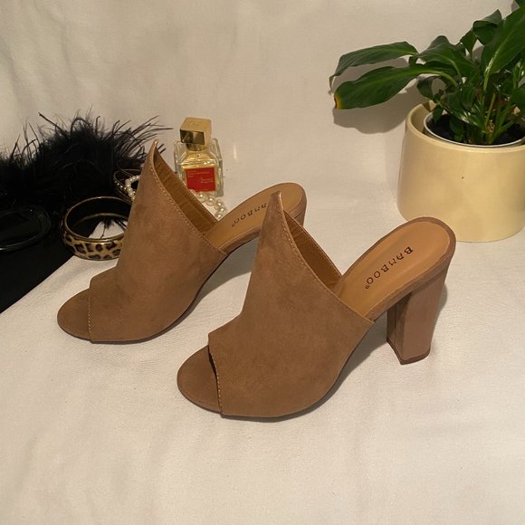 Chic Bamboo Womens Peek Toe Suede Mule Block Heels in Taupe Size 7.5 - Picture 4 of 4